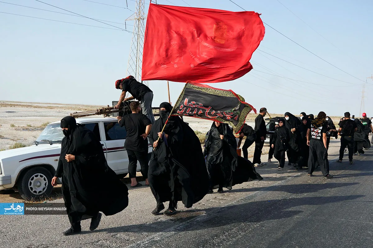 عاشقان حسینی در مسیر دلدادگی قدم برمی‌دارند